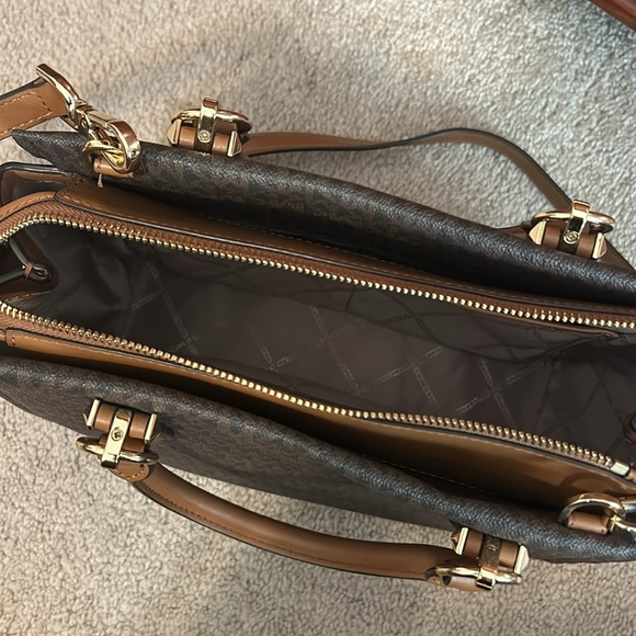 Michael Kors Marilyn Medium Logo Satchel - Picture 4 of 7